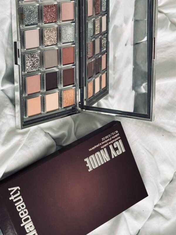 HUDA BEAUTY ICY NUDE EYESHADOW PALETTE