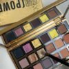 614a6cf30ccaf8dde9f5357f7f445160 HUDA BEAUTY EMPOWERED EYESHADOW PALETTE